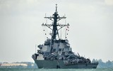Cứu hộ tàu USS John S.McCain sau va chạm với tàu chở dầu Singapore